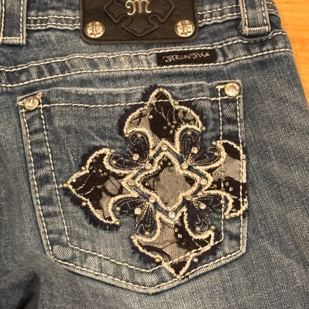 Miss Me‎ Distressed Denim Jeans